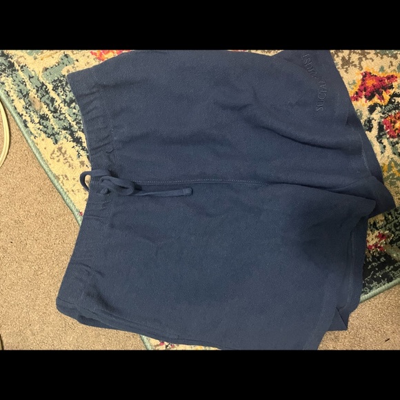 Social Tourist Set - Picture 3 of 4